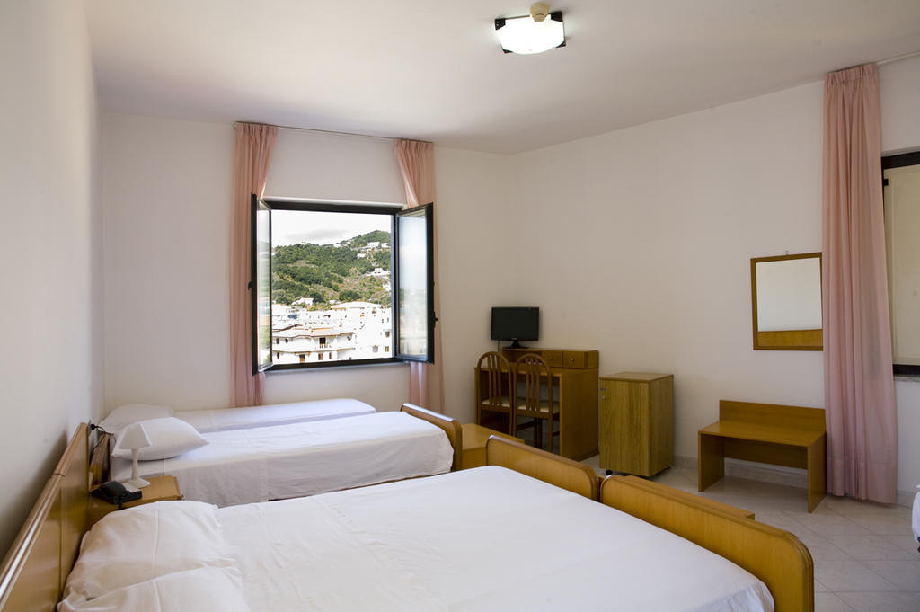 Hotel Vittoria Sapri Δωμάτιο φωτογραφία